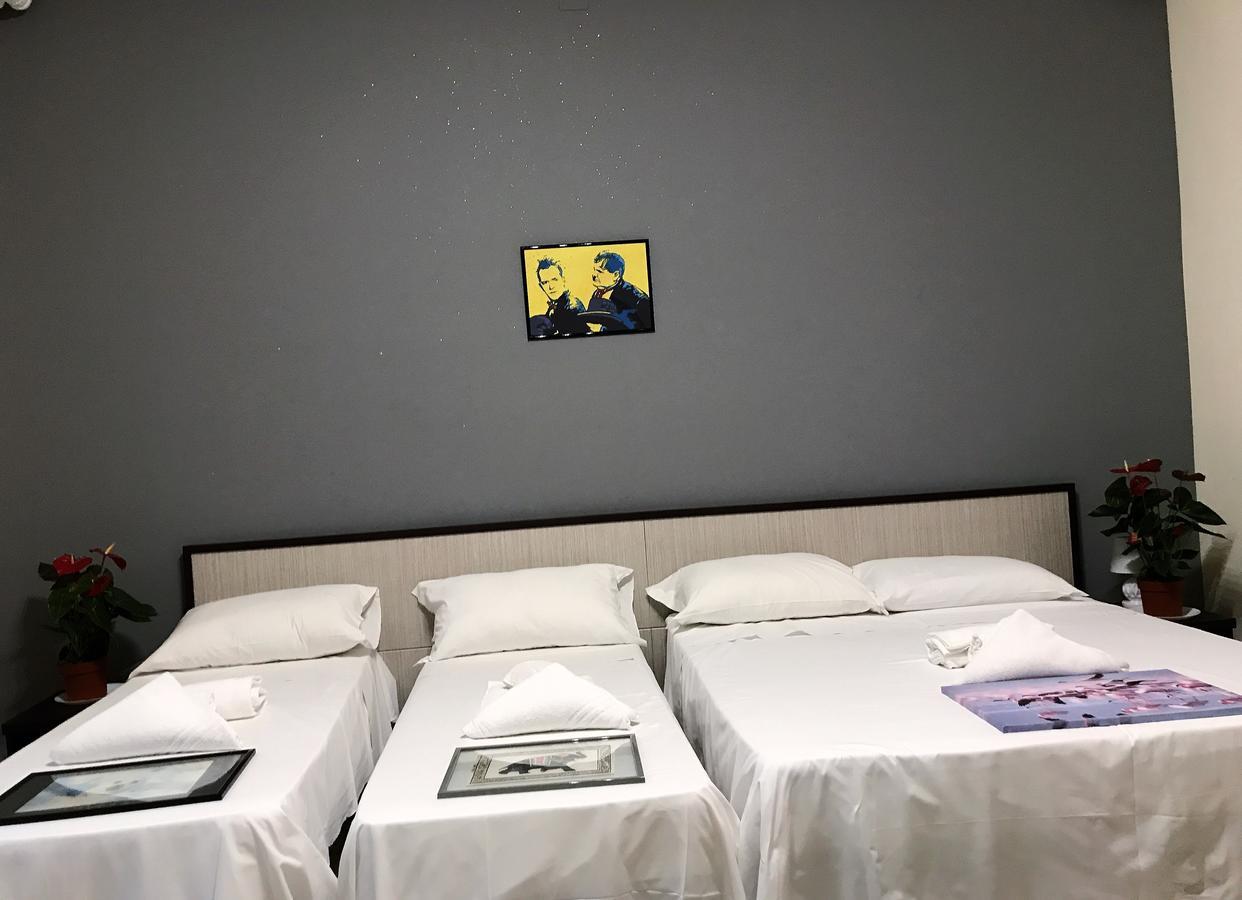 Hotel Paris - Milan — Photos 1